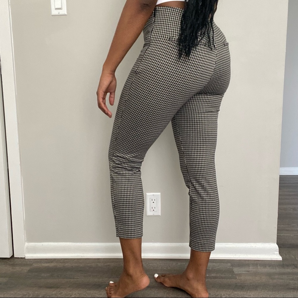 Skinny high waist stretchy black and white dress pants with cropped leg